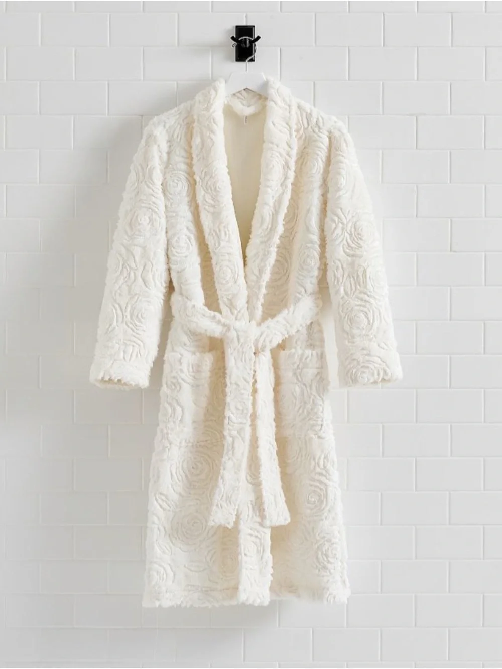 NWOT - LoveShackFancy Pottery Barn - Women’s Floral Robe in Ivory